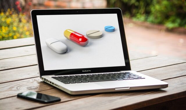 online, pharmacy, shop, e-commerce, capsule, medication, computer, purchase, buy, healthcare, medicine, pills