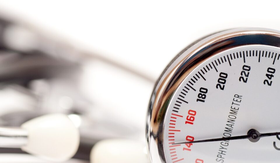 blood pressure, pressure gauge, medical, the test, gauge, equipment, medical tool, pulse, hypertension, isolated, isolated on white, white background, close up, close-up, macro, photo, white, horizontal, blood pressure, blood pressure, hypertension, hypertension, hypertension, hypertension, hypertension