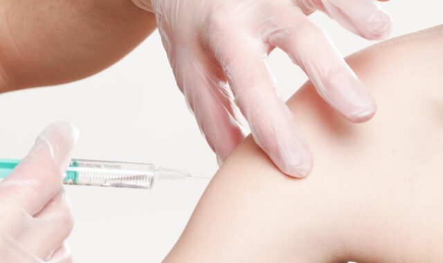 vaccination, impfspritze, medicine, doctor, health, blood pressure, hospital, examination, injection, medical, healing, disposable syringe, needle, diagnosis, physician, vaccination, vaccination, vaccination, vaccination, injection, injection, injection, injection, injection