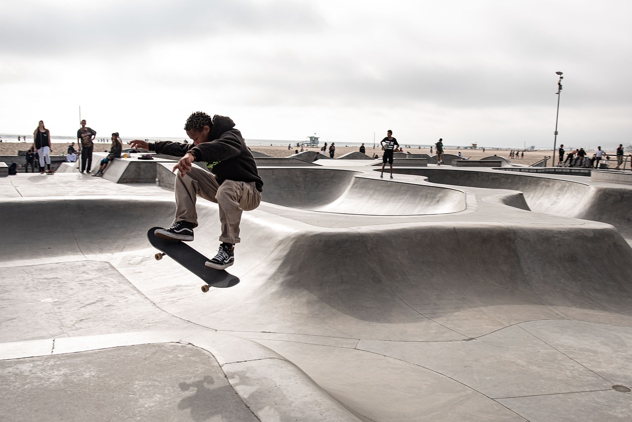 skater, skateboarder, skatepark, skating, skateboarding, jump, skate, human, sport, style, extremely, live, california, movement, tourism, nature, sky, fun, activity, extreme, active, move
