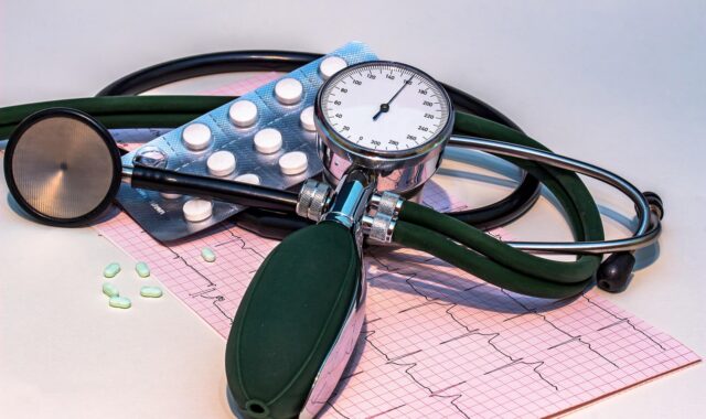 blood pressure monitor, high blood pressure, stethoscope, ecg, electrocardiogram, frequency, curve, heartbeat, health, heart, health check, cardiology, blood pressure, blood circulation, examination, circuit, rhythm, medical examination, medicine, tablets