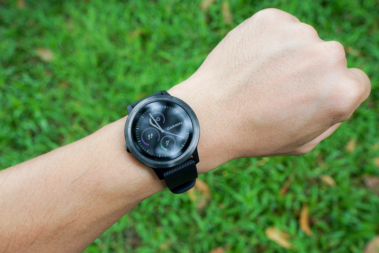 watch, smartwatch, sportwatch, sport, technology, smart, fitness, wrist, wearable, exercise, device, hand, screen, runner, gadget, wristwatch, run, display, activity, tracker, digital, mobile, health, green health, green fitness, green exercise, green mobile, green running, green digital, green workout, green sports, green run, green watch, fitness, wrist, wrist, wrist, wearable, wearable, wearable, wearable, wearable, tracker, tracker