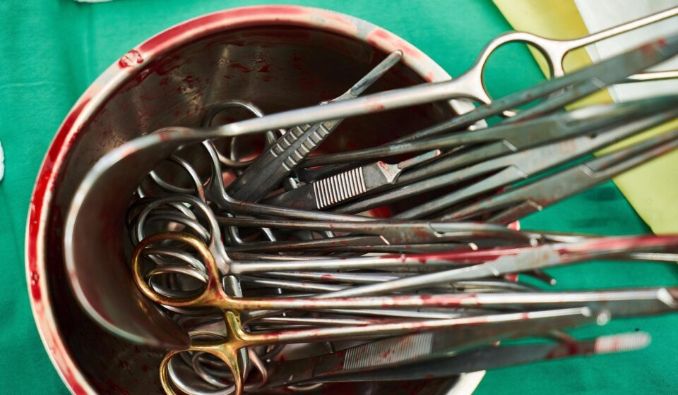 hospital, scissors, scalpel, surgery, clinical, work, operation, nurse, medicine, surgeon, operating room, green, anesthesia, teamwork, patient, hygiene, doctor, emergency