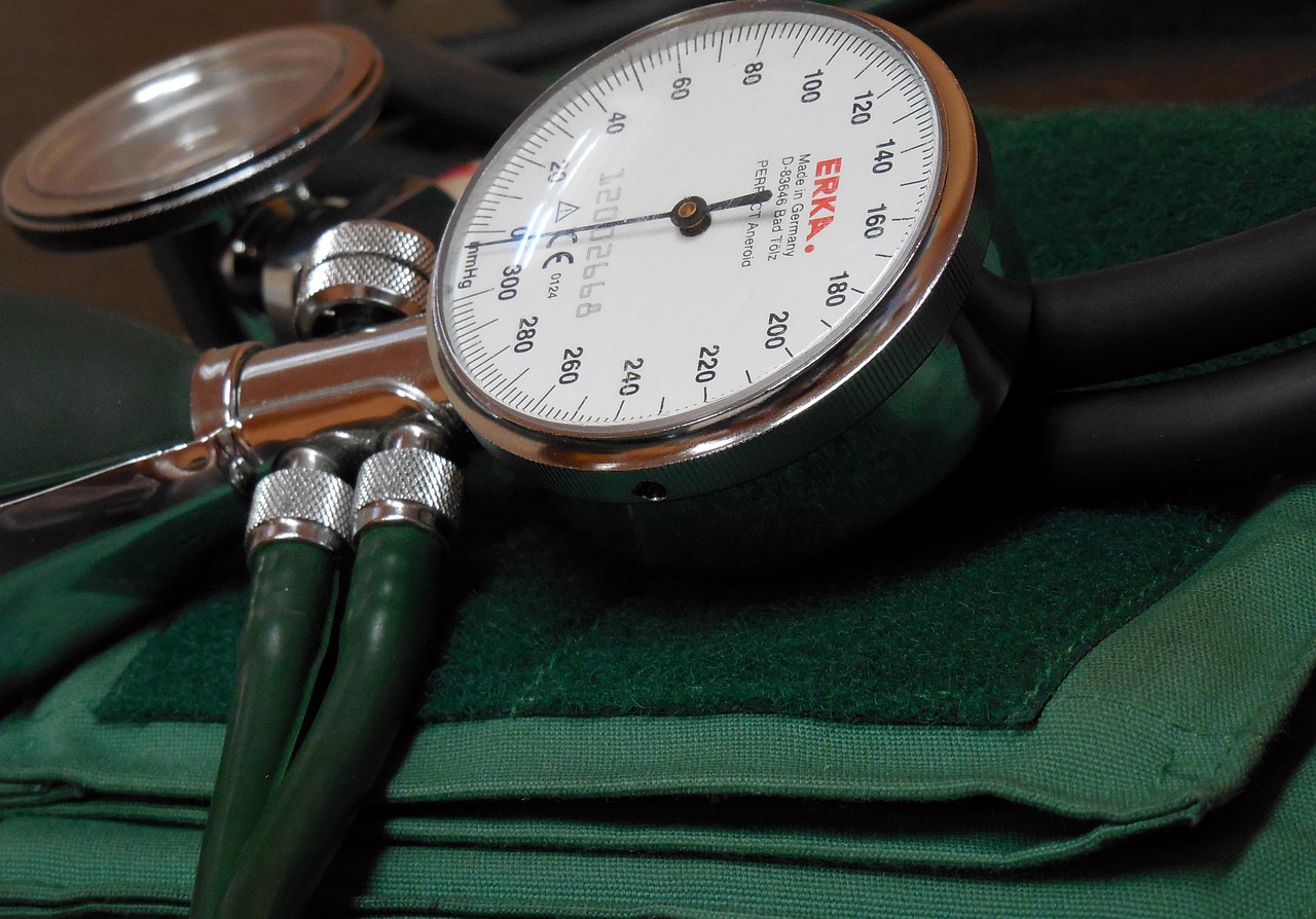 sphygmomanometer, medicine, blood pressure, health, health check, doctor, pension, blood circulation, circuit, pulse, hospital