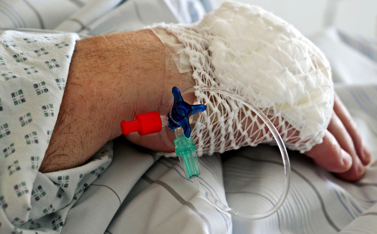 medicine, access, venous access, operation, hospital, hand, mull, web, patch up, surgical preparation, op, medical supplies, person, disease, healthcare, clinic, patient, treatment, health, healing, therapy, diagnosis, dose, pharma