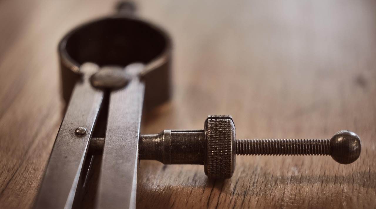 circle, precision, tool, goldsmith, second hand, old, work, equipment, accuracy, processing, measure up, technology, workshop, round, macro, to adjust, goldsmith, goldsmith, goldsmith, goldsmith, goldsmith