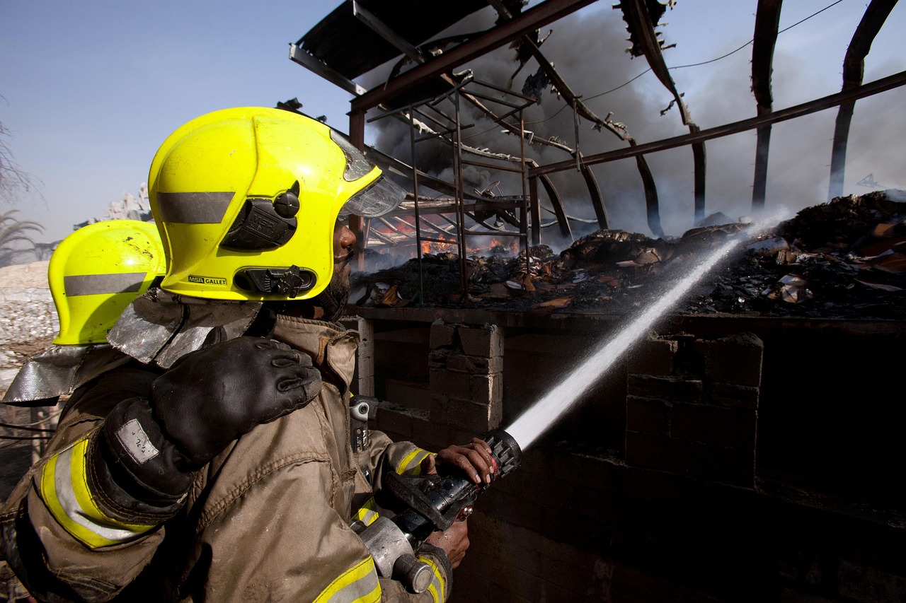 emergency, danger, firefighter, burn, fire, emergency, emergency, emergency, emergency, emergency, firefighter, firefighter, firefighter